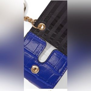 Victoria’s Secret Air Pod case/ keychain